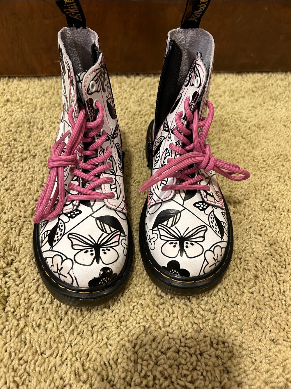 Dr. Martens Kids White Floral & Butterfly Boots with Pink Laces